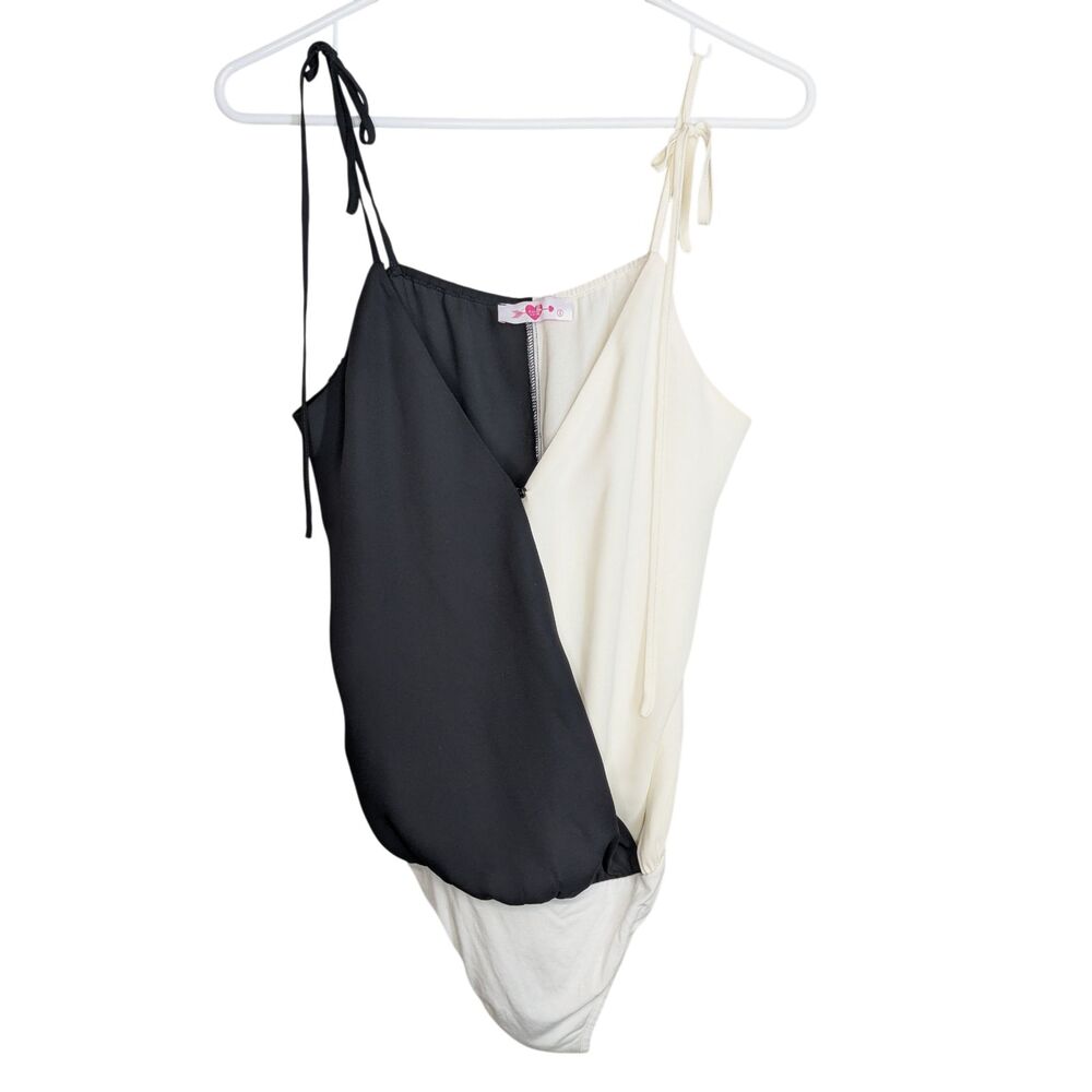 NWOT Buddy Love Ying Yang Bodysuit Sz S Black Cream Tie Sleeves Festival Artsy